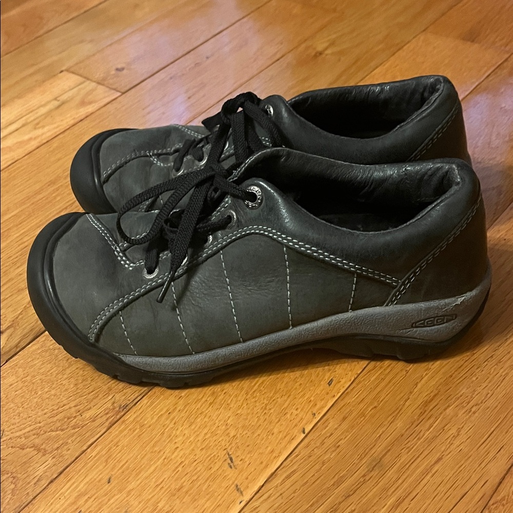 Gray Casual Lace-Up Shoes by Keen Women’s 6 - Picture 3 of 4